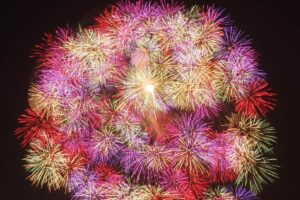 オーバーツーリズムや来場者のモラル低下が問題に　「誰のための長岡花火」トレンド入り(J-CASTニュース)