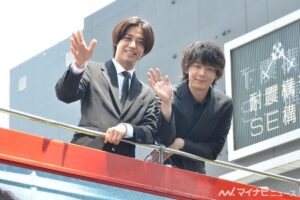 高橋海人＆中村倫也、ロンドンバスで赤坂の街にサプライズ登場し周囲騒然　通行人と会話も(マイナビニュース)