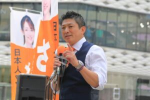 天皇を元首、国が主権…参政党が掲げる「新憲法」　ひろゆき「中国もびっくり」、憲法学者は「怪文書」と(J-CASTニュース)