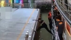 「ドーン」トンネル内でトラックが爆発・炎上…立ち昇る大量の黒煙で一時騒然　ドライバーは煙に気づき脱出　トルコ(FNNプライムオンライン)